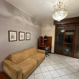 https://villa-silver-milan.it-lombardy.com